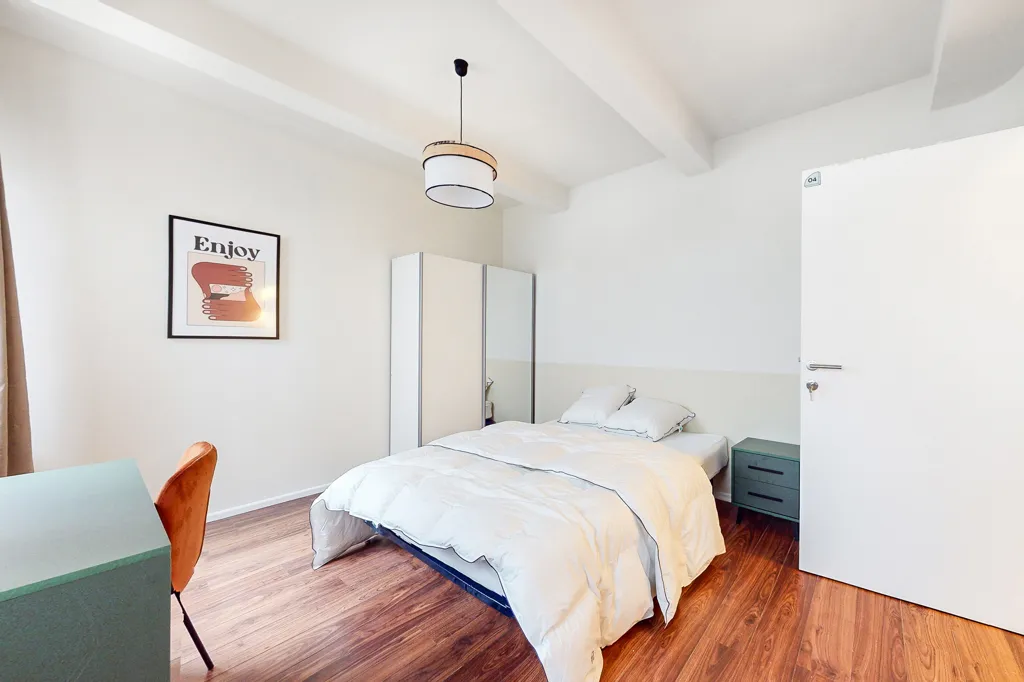 Magamistoad - 5-Bedroom Apartment with Terrace in Jette