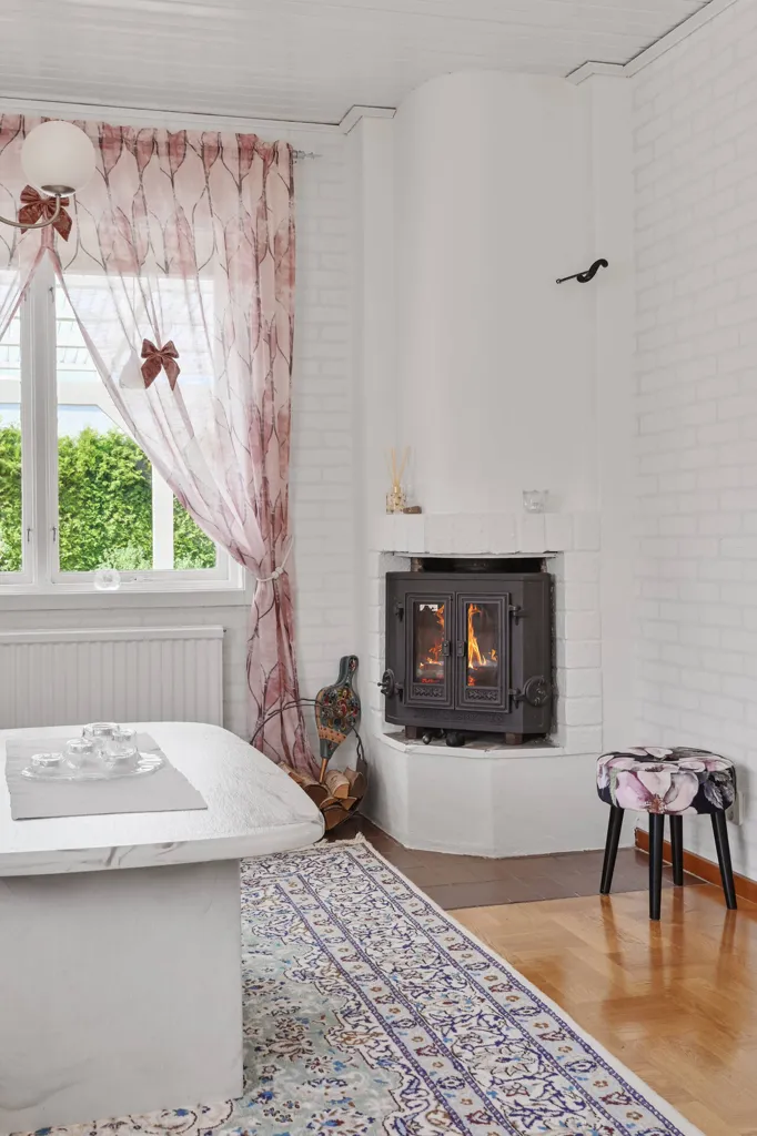 Séjour - 1-Storey Villa with Garden in Sollentuna