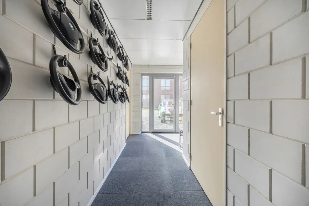 Esik - Detached House with Business Hall in Breda