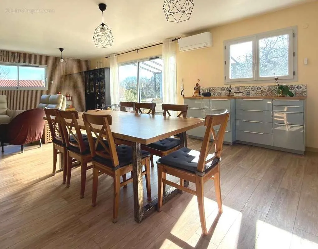 Salle à manger - Maison Neuve avec Terrasse à Marsat