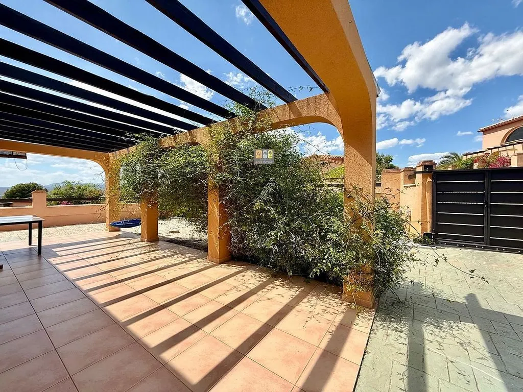 Terrass - Chalet with Private Pool in Bonalba Urbanisation