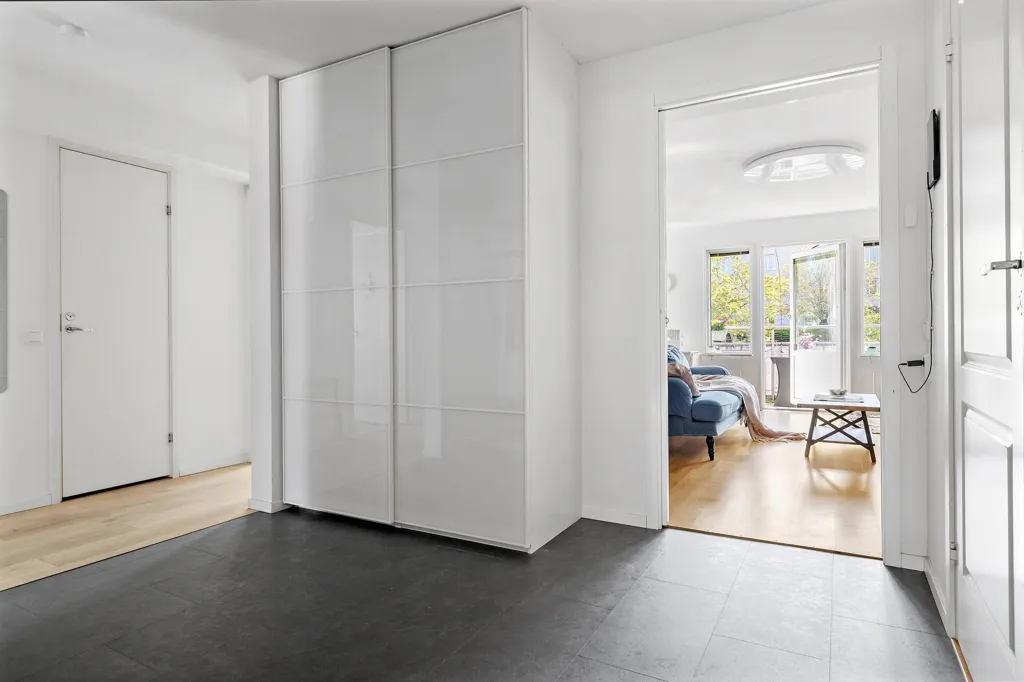 Esik - Four-Room Apartment with Balcony in Märsta Centre