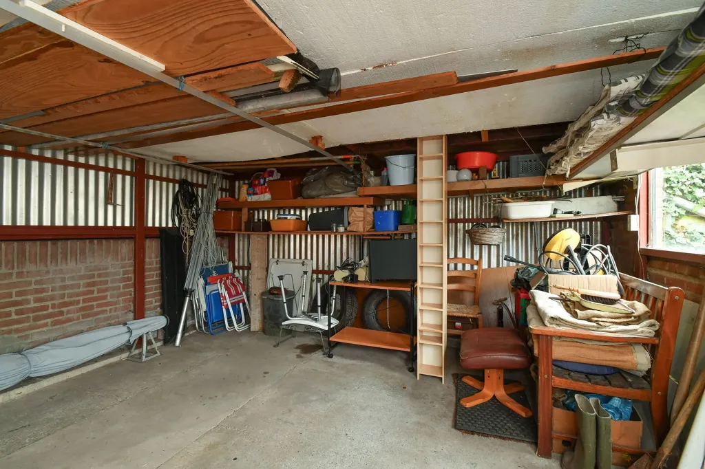 Garage - Charming Semi-detached House with Garden in Oosterbeek