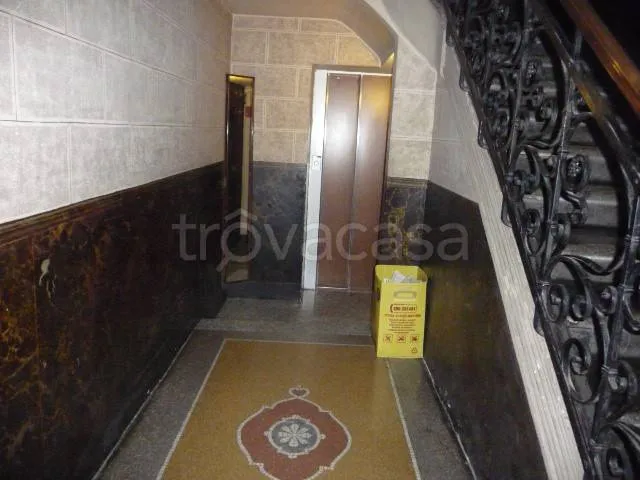 Rooms - Period Apartment with Balconies in Turin