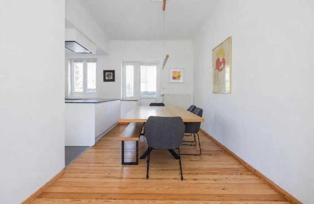 Söögituba - Characterful 4-Bedroom Home with Terrace in Auderghem