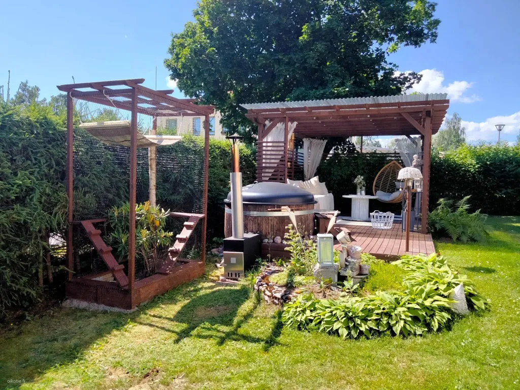 Giardino - Spacious Detached House with Garden in Tuimala