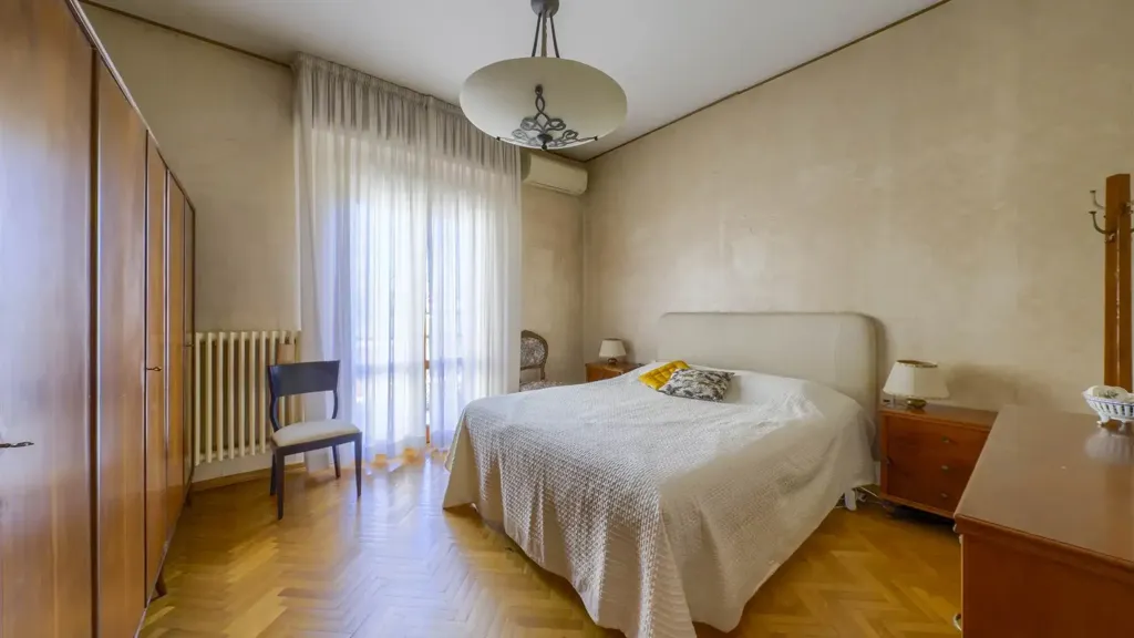 Bedrooms - Villa with Private Garden in Signa