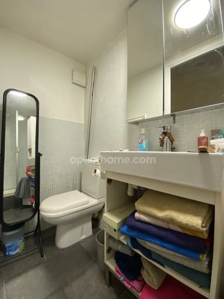 Vannitoad - 2-Bedroom Apartment with Balcony in Sète