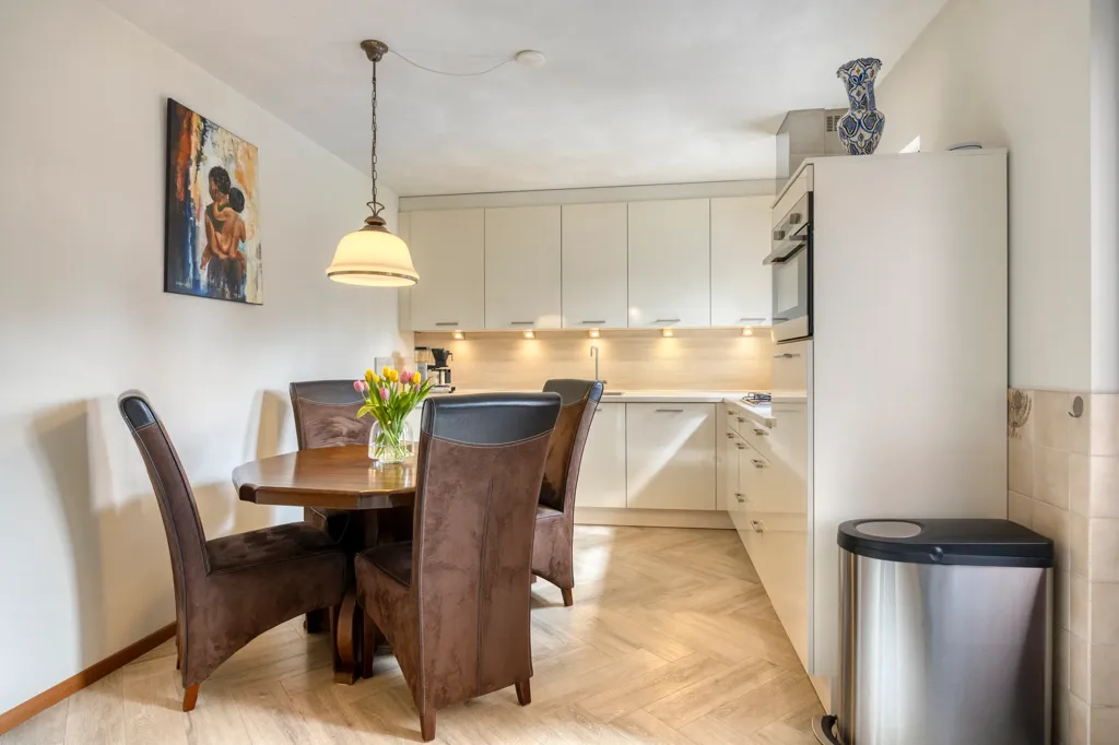 Salle à manger - Characterful Detached House with Garden in Eerde