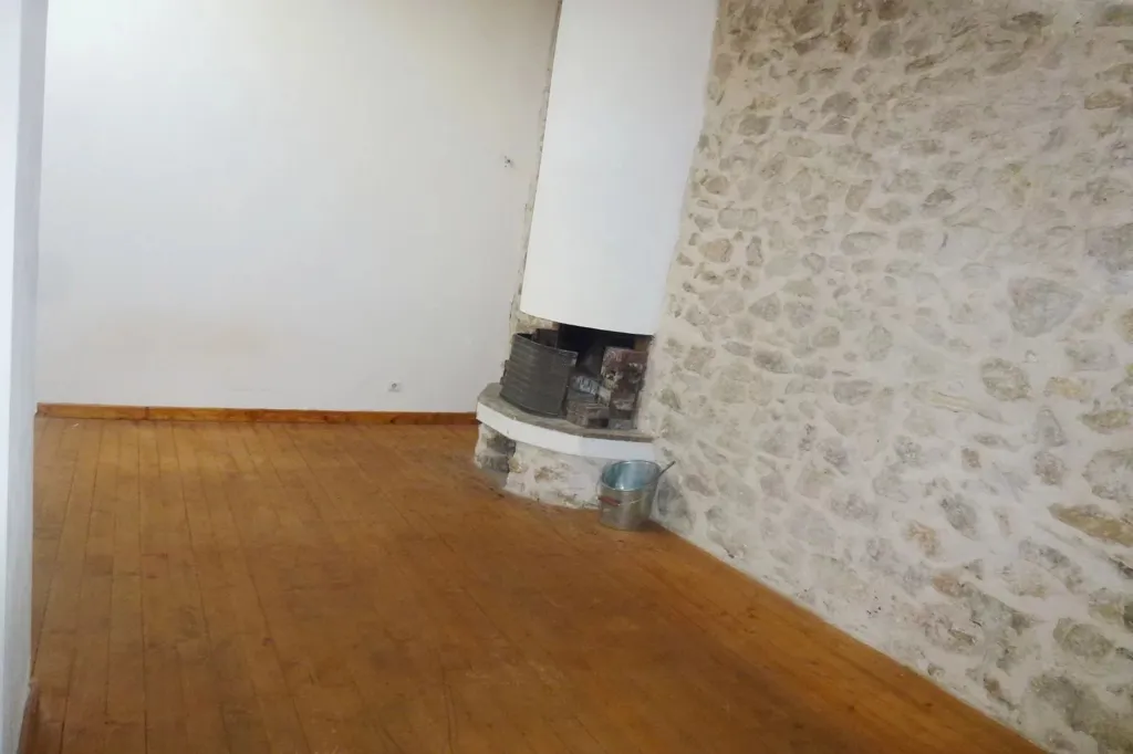 Toad - Bright 3-Bed Flat in Village Centre, Flayosc