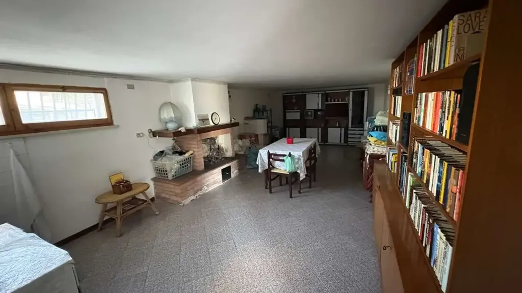 Dining Room - Bifamiliar Villa with Private Garden in Formignana