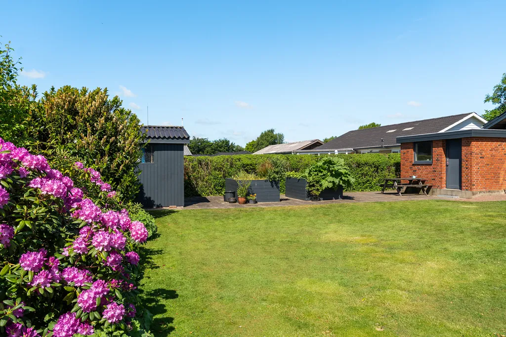 Garden - Fenced Villa with Garden in Vildbjerg