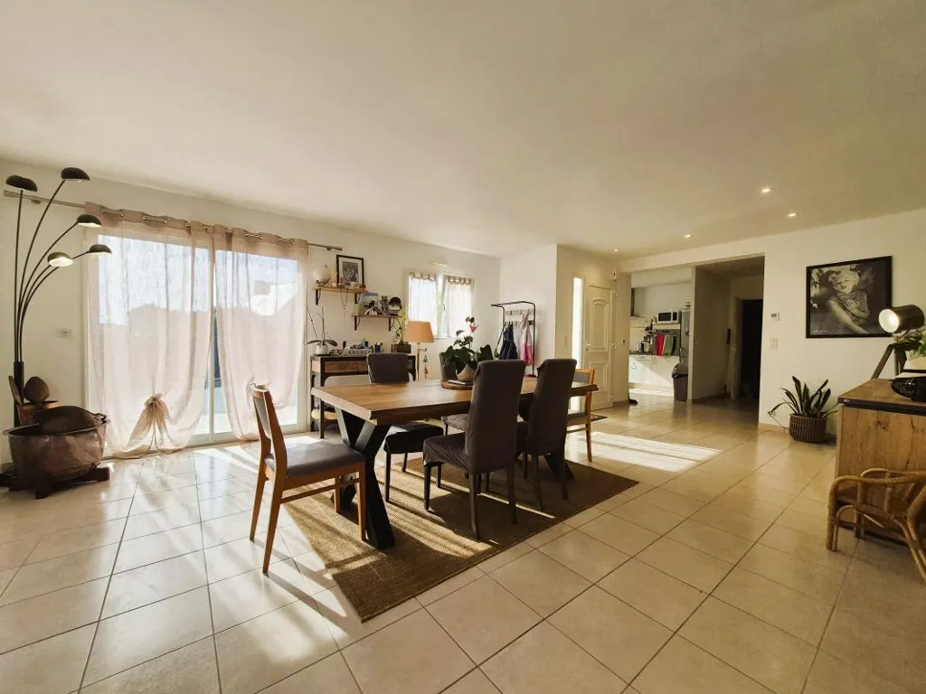 Söögituba - Contemporary House with Waterfront Proximity in Plouhinec