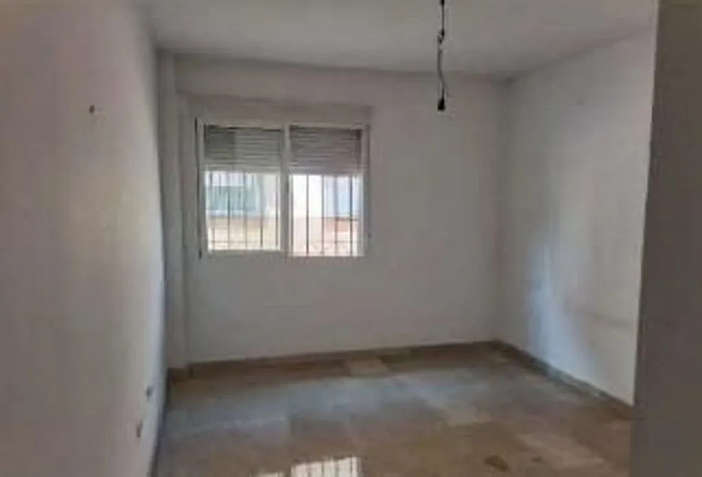 Pièces - Ground Floor Flat with Garage in Cijuela