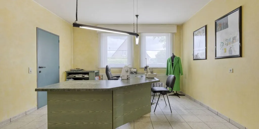Bureau - Maison avec Espace Bureau dans le Quartier Prisé de Hoogstraten