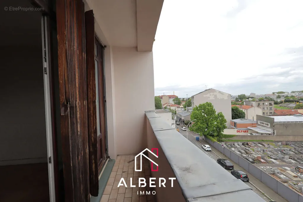Rõdu - Apartment with Balcony and Parking in Les Lilas