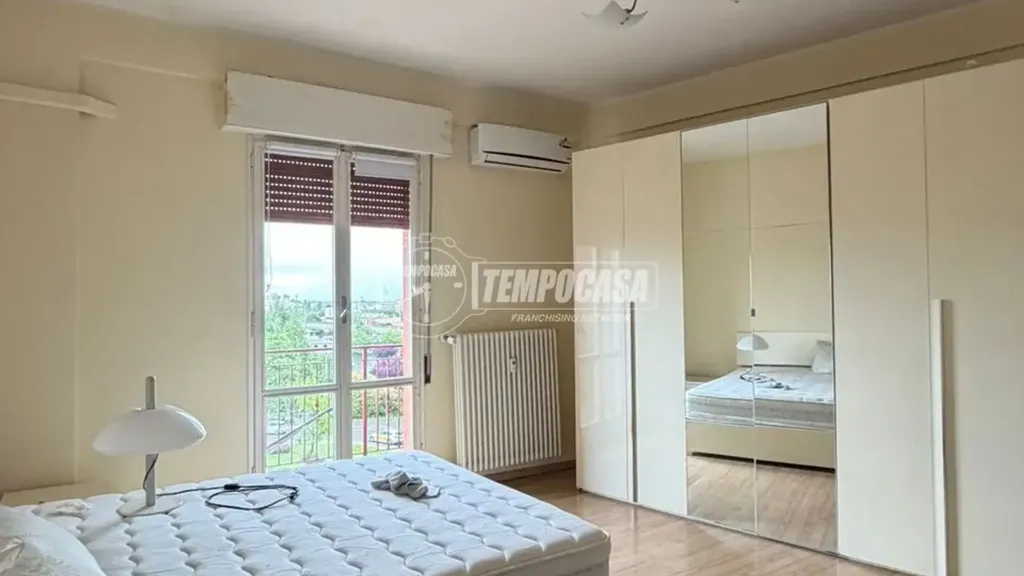 Magamistoad - Spacious Flat with Balcony in Modena