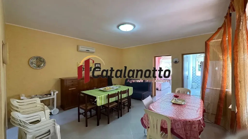 Salle à manger - Villa with Veranda in Triscina, Castelvetrano