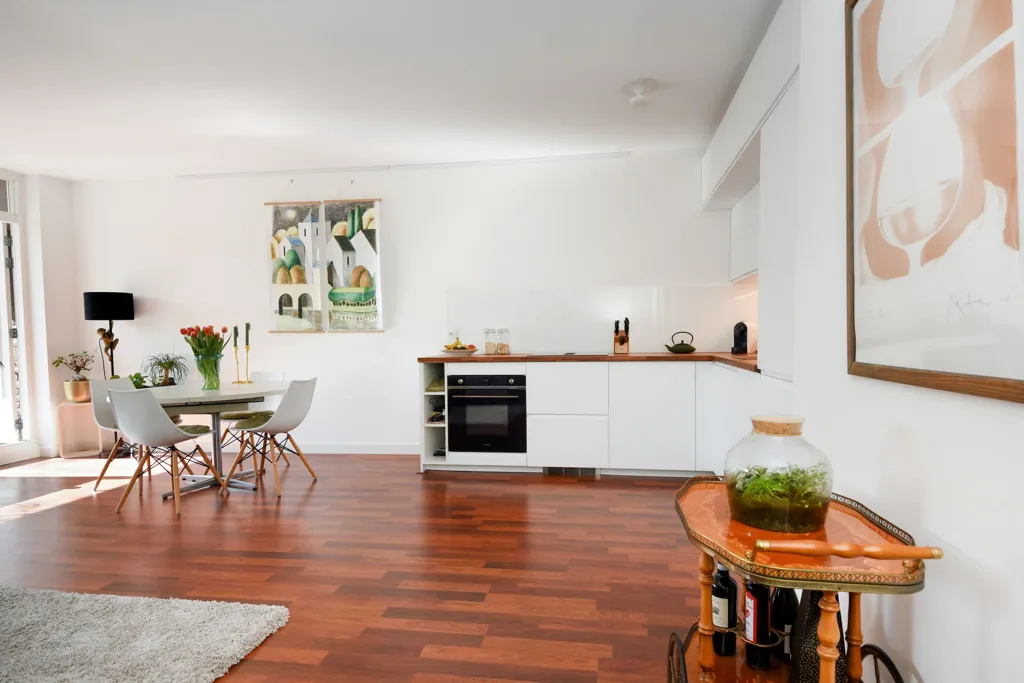 Elutuba - Modernised Flat with Terrace in Essesteijn