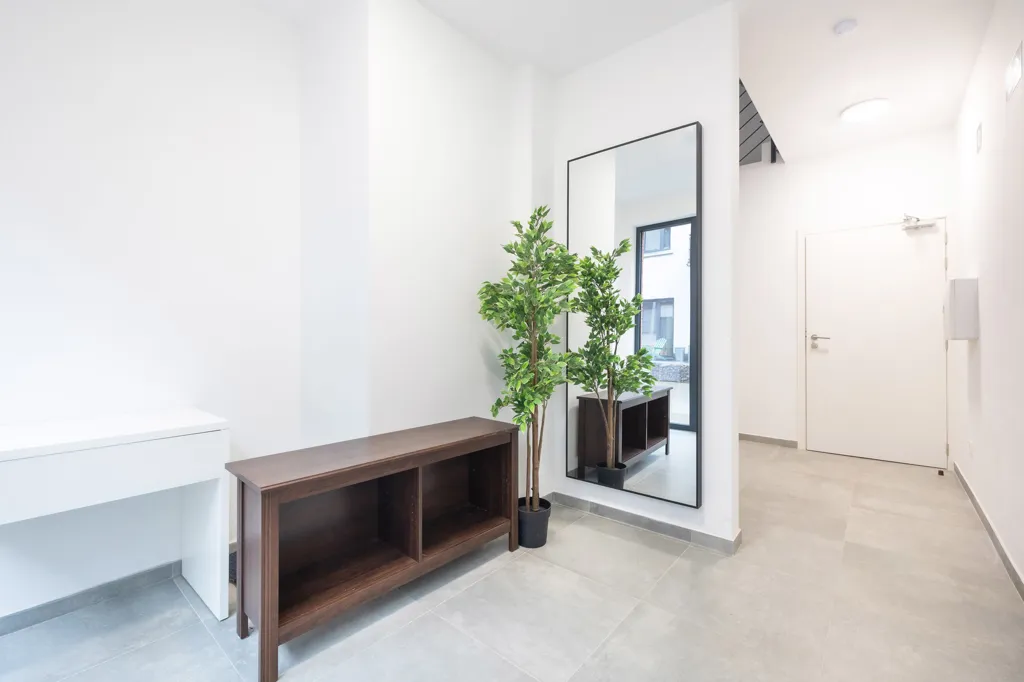 Esik - Newly Built Apartment with Solar Panels in Laeken
