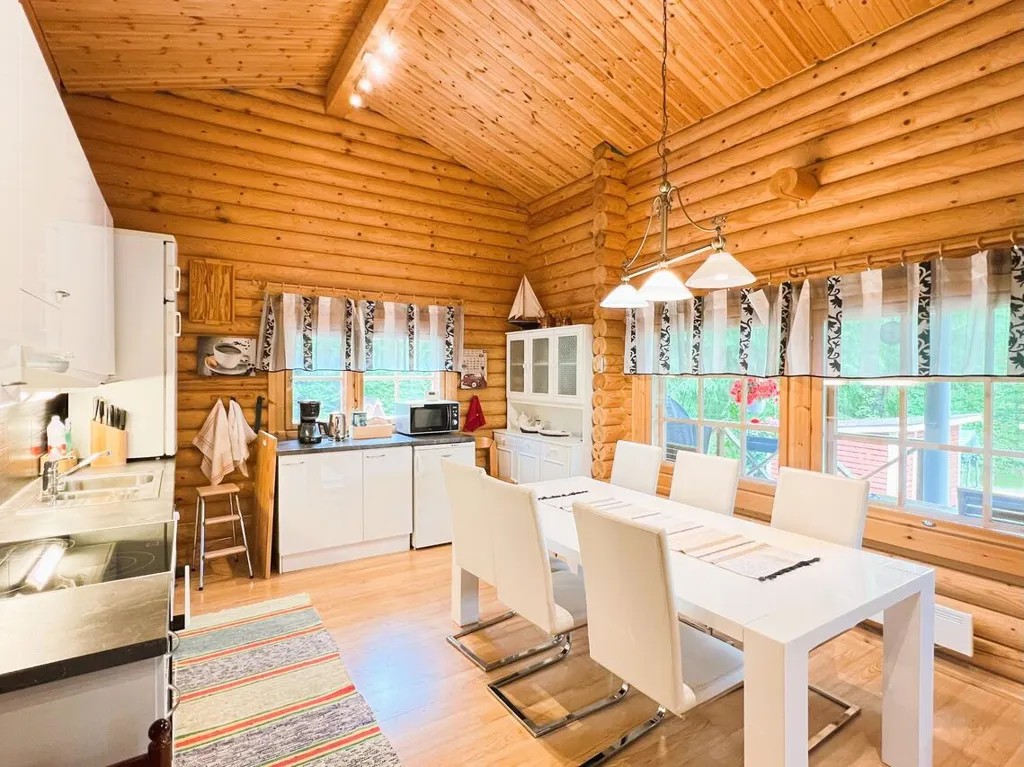 Söögituba - Cottage with Private Lakefront in Suurijärvi