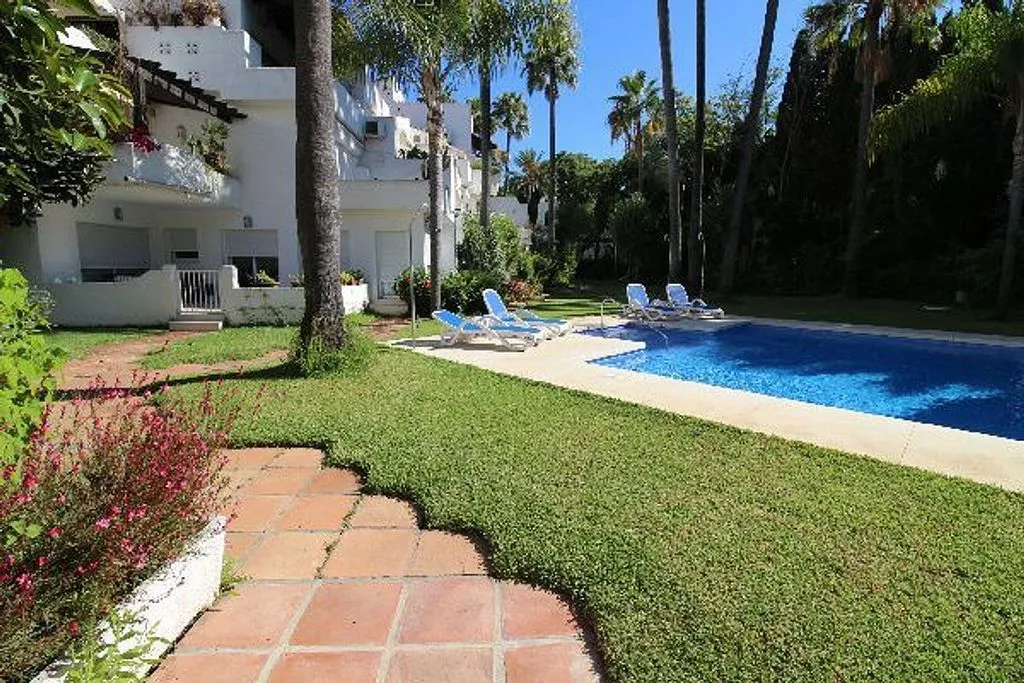 Pool - Luxury Apartment with Pool in Puerto Banús