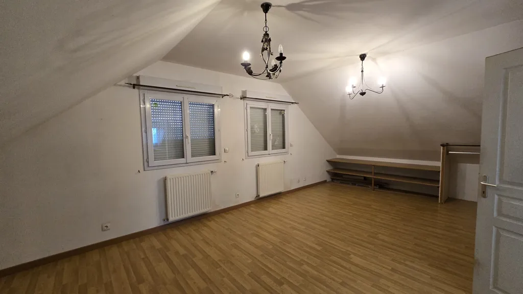 Pièces - Maison de Type F6 avec Jardin à Proximité