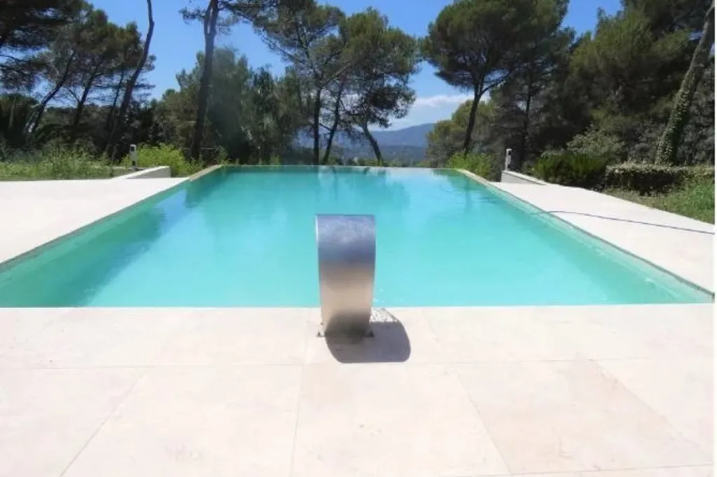 Piscine - Villa avec Vue Dominante sur le Vieux Village à Mougins