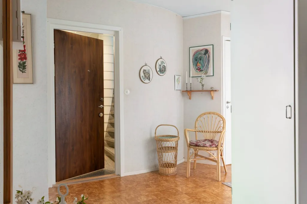 Entrée - 3-Room Flat with Balcony in Stockholm