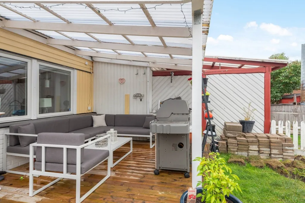 Terrass - Renovated Two-Bedroom Flat with Garden in Järfälla