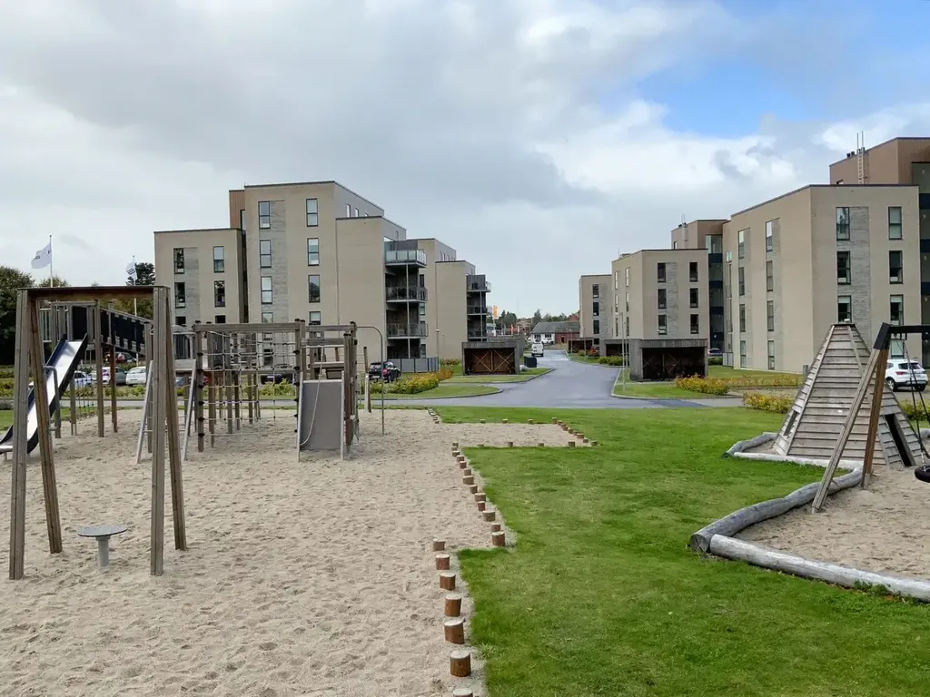 Jardin - 3-Bed Flat with River View in Vejen