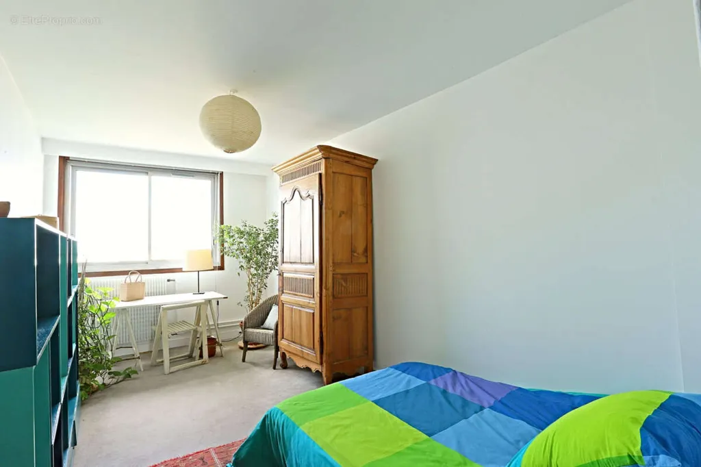 7-toaline korter asukohas Paris-14e