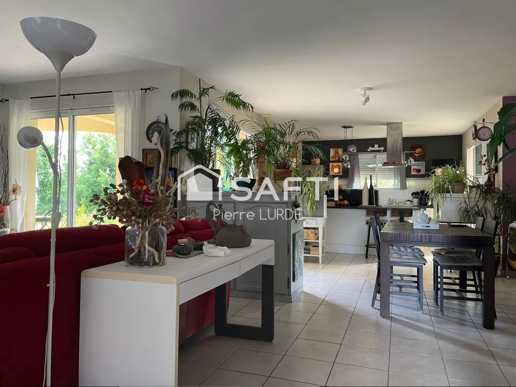 Salle à manger - Villa avec Piscine et Double Garage à Saint Nauphary