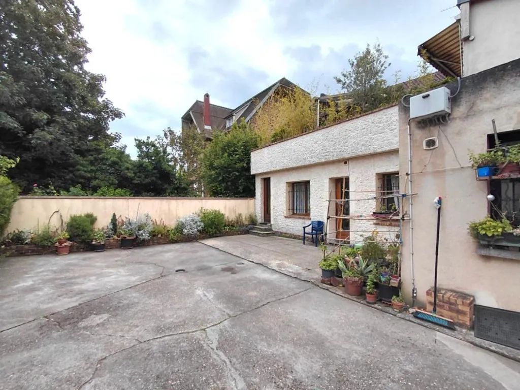 Extérieur - Duplex avec terrasse à Saint-Ouen-l'Aumône