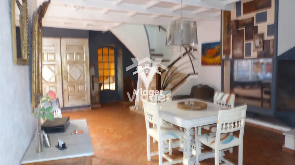 Maison de Village avec Charme Provençal à Roussillon