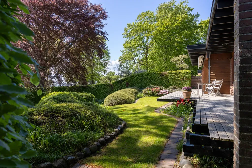 Jardin - Architectural Villa with Sea View in Bjärred
