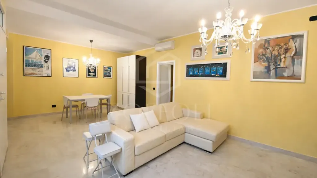 Elutuba - Rustic Triplex with Balcony in Cervia