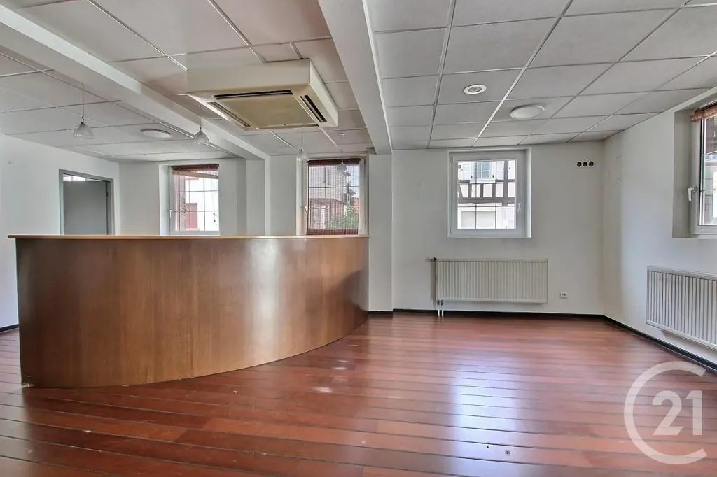 Kabinet - 10-Bedroom Office Building in Soultz-sous-Forêts