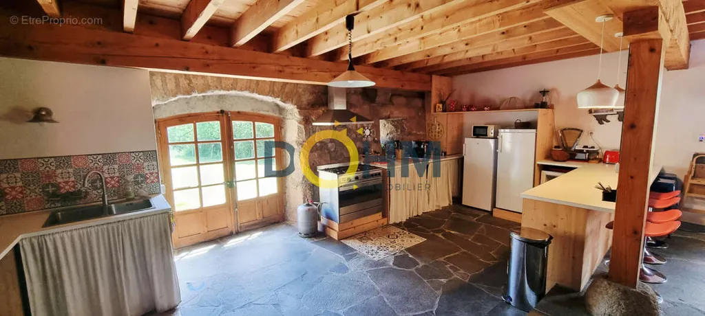 Cucina - 16th-Century Manor with Forest Setting in Haut-Forez