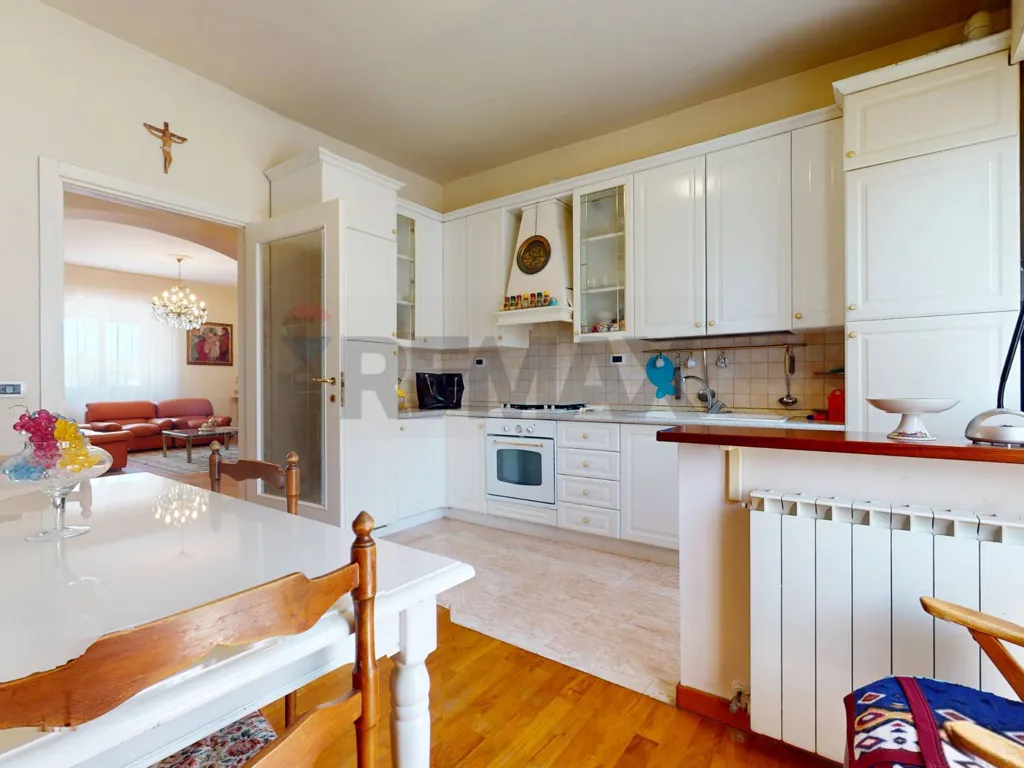 Salle à manger - Apartment with Two Terraces in Fabriano