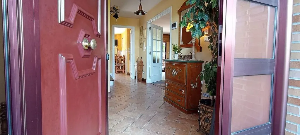 Hallway - Chalet with Pool and Terrace in Simancas