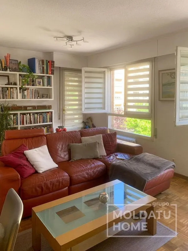 Séjour - Student-Friendly Flat with Central Heating in Iturrama