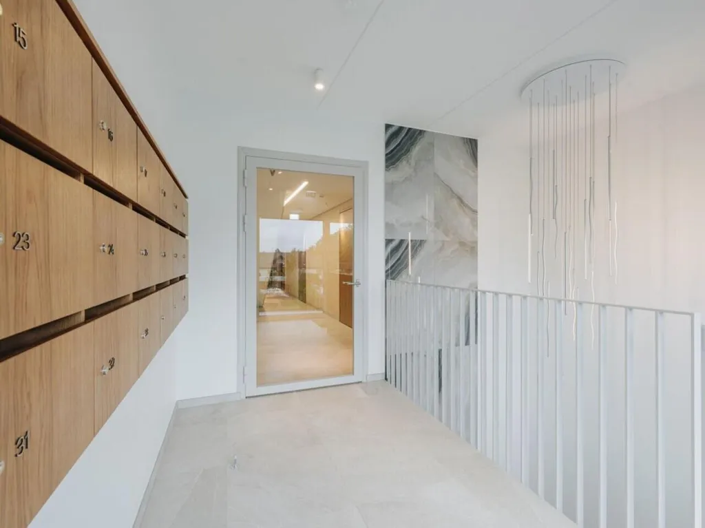 hallway_entrance