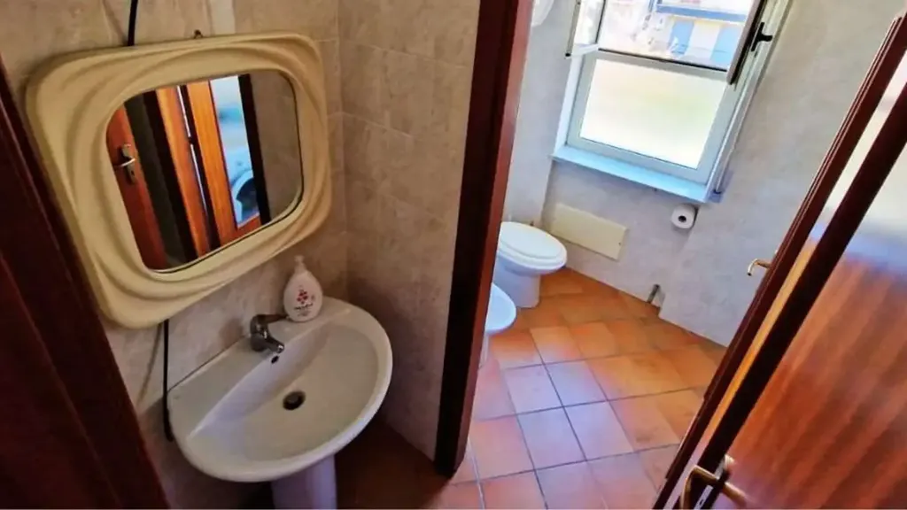 Salles de bain - Seafront Apartment with Balcony in Cetraro