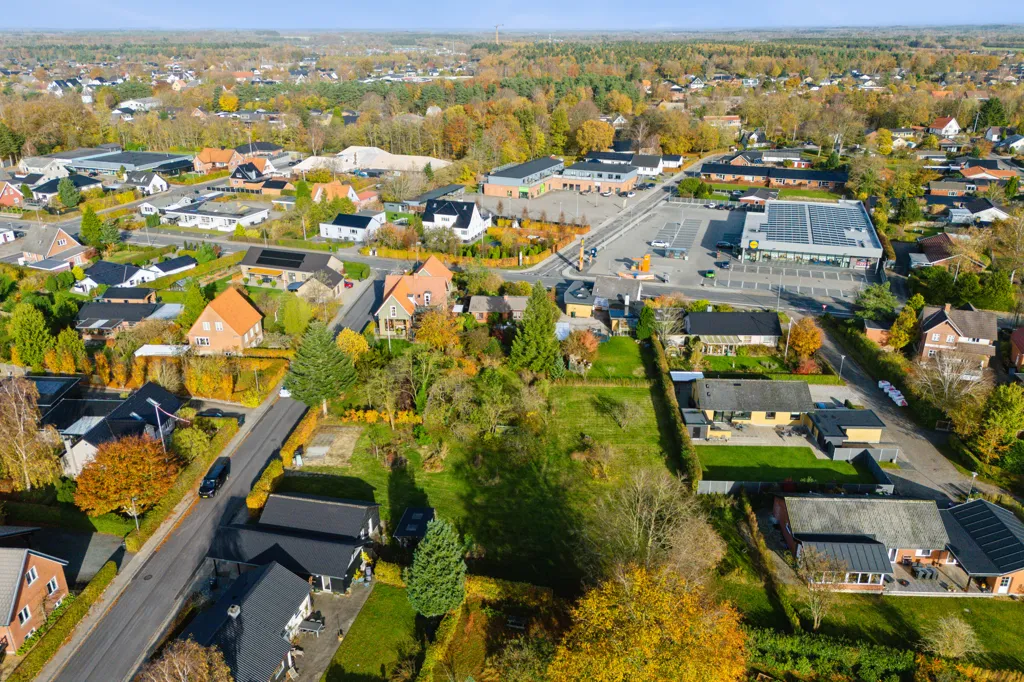 Õhuvaade - Buildable Plot with Garden in Brande