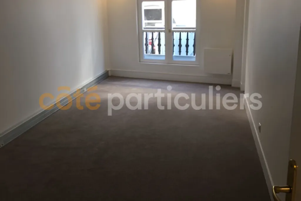 Pièces - Plateau de Bureau avec Ascenseur à Paris 2ème