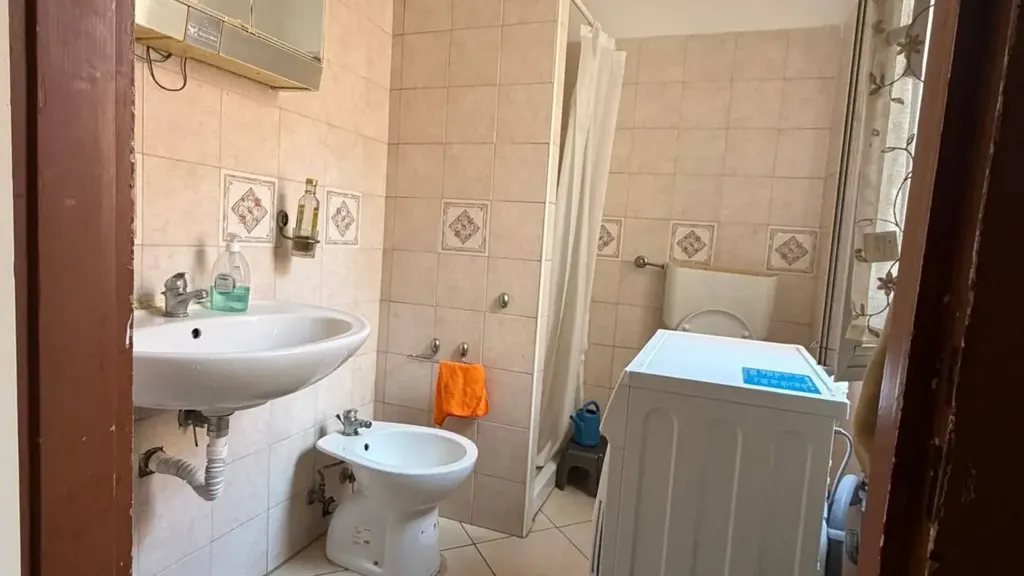 Vannitoad - 3-Bedroom Flat with Veranda in Modena