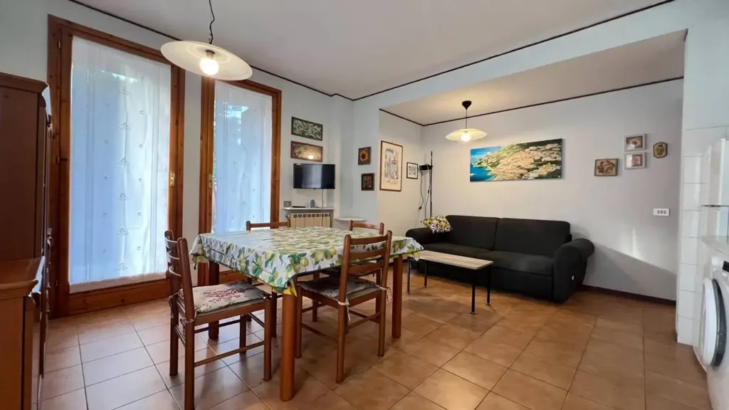 Salle à manger - Ground Floor Apartment with Private Courtyard in Loano