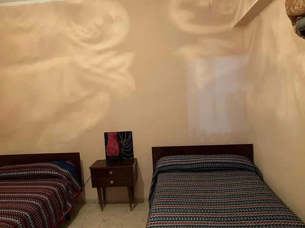 Chambres - 3-Bedroom Flat with Terrace in Monumental City