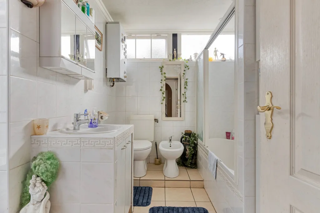 Vannitoad - Renovatable Corner House with Garden in Goes